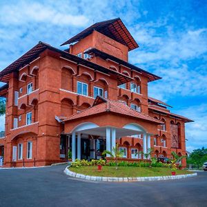 Kumbanad Heritage Hotel